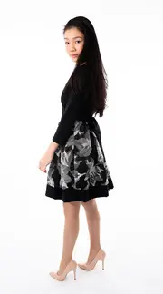 2. Thumb Floral Greys Print