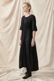 3. Thumb Dandelion Dress Black 