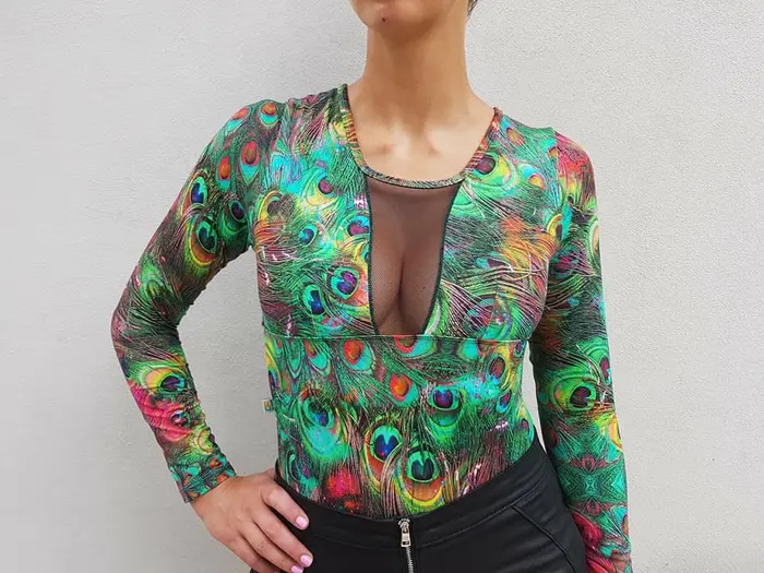 Bodysuit sleeves peacock print